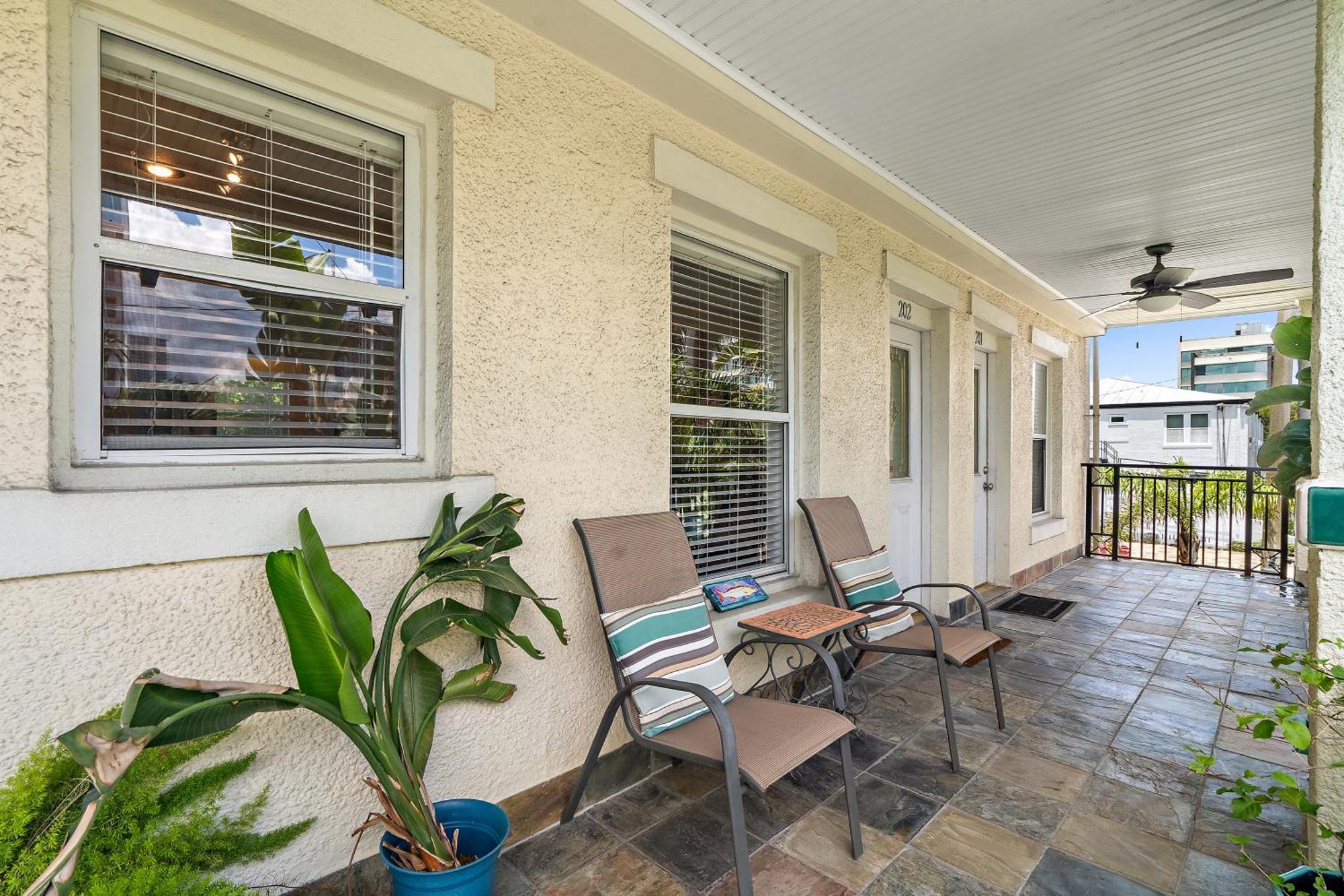 Wine-Dine-Sunshine Cozy Flat In The Heart Of Dtsp Villa St. Petersburg Kültér fotó